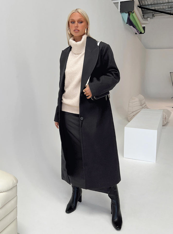 Olga | Women’s long trench coat with lapel collar and button fastening