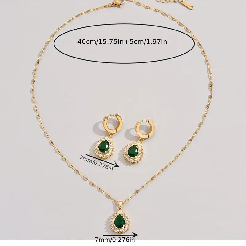 Carmen | Women’s jewelry set with emerald teardrop pendant and earrings