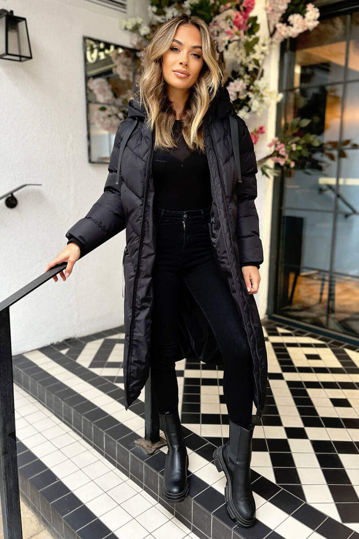 Janiyah | Women’s long puffer coat with hood