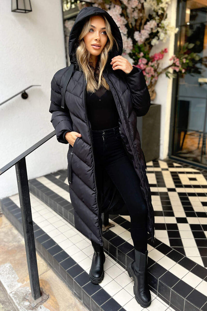 Janiyah | Women’s long puffer coat with hood