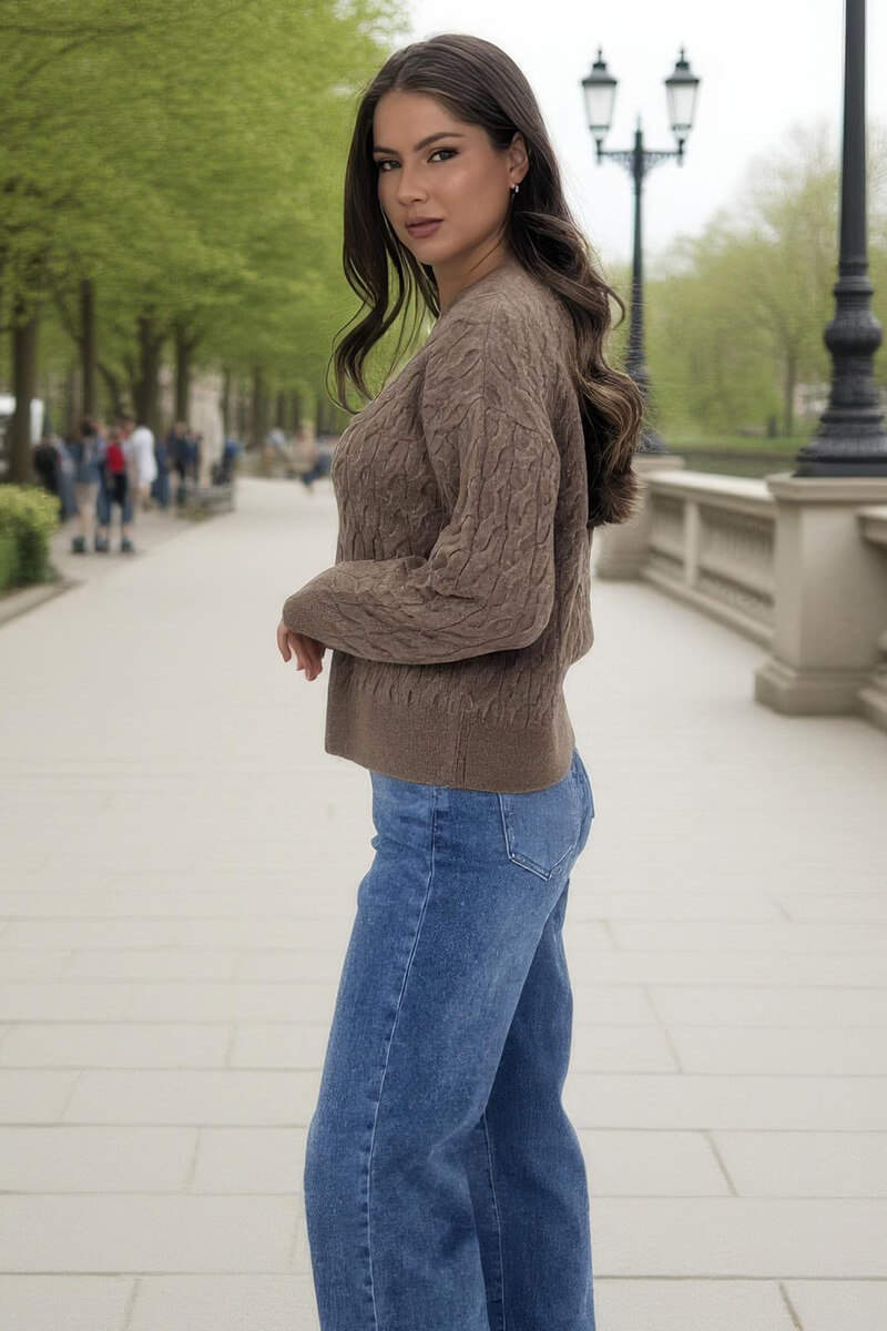 Timmy | Women’s mink round neck cable knit sweater