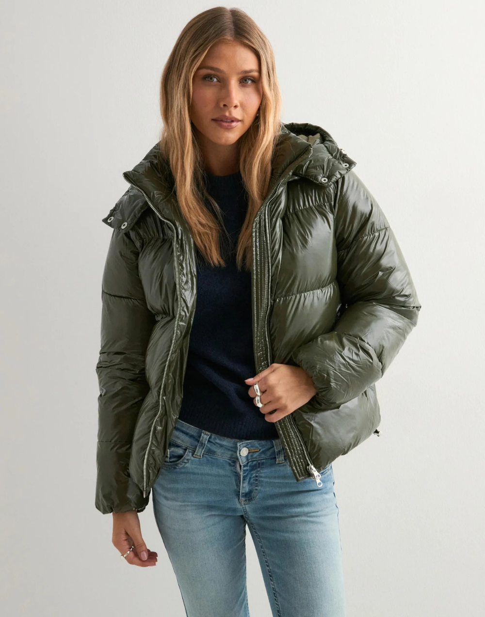 Ava | Women’s glossy hooded puffer jacket