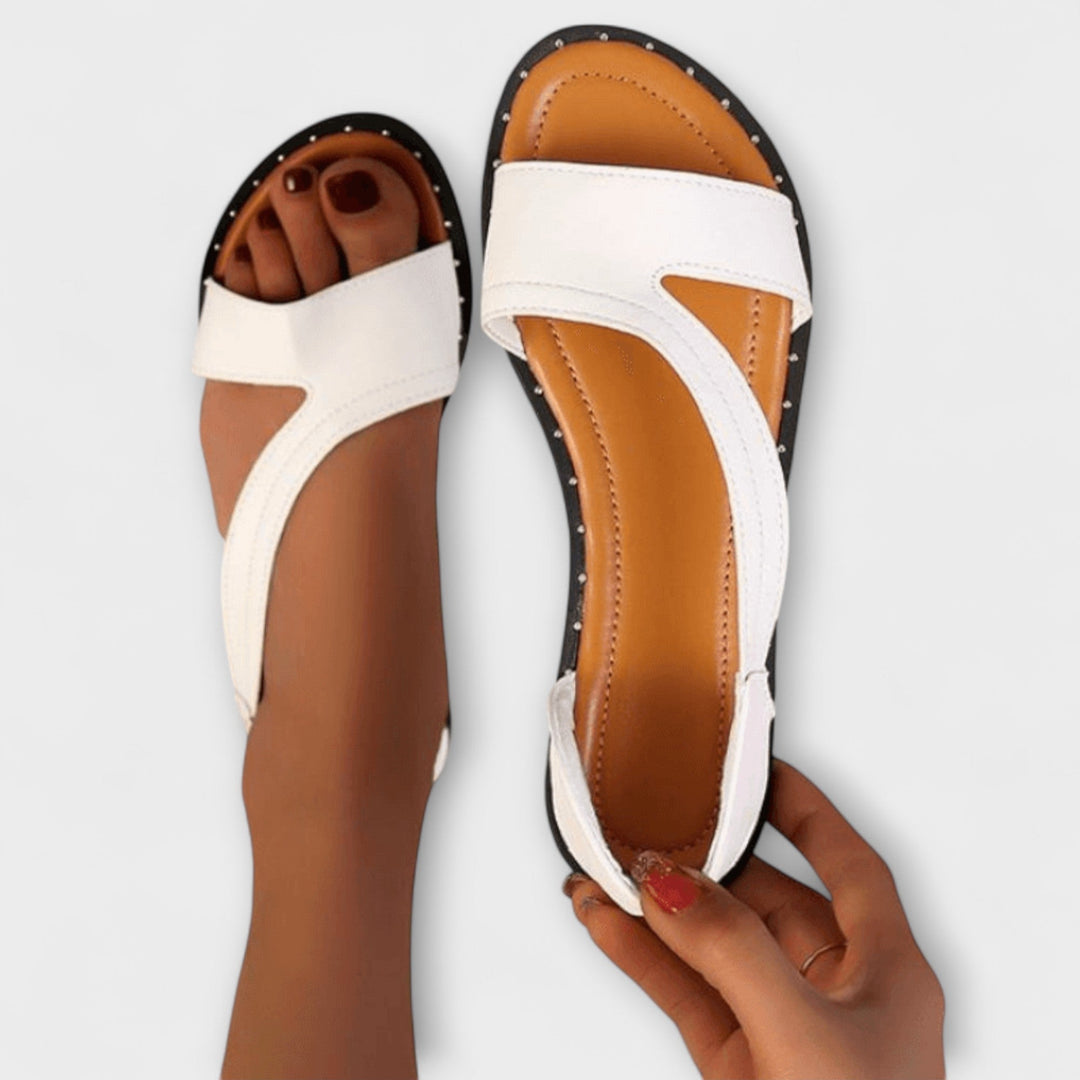 Kira | Cute sandals with strap