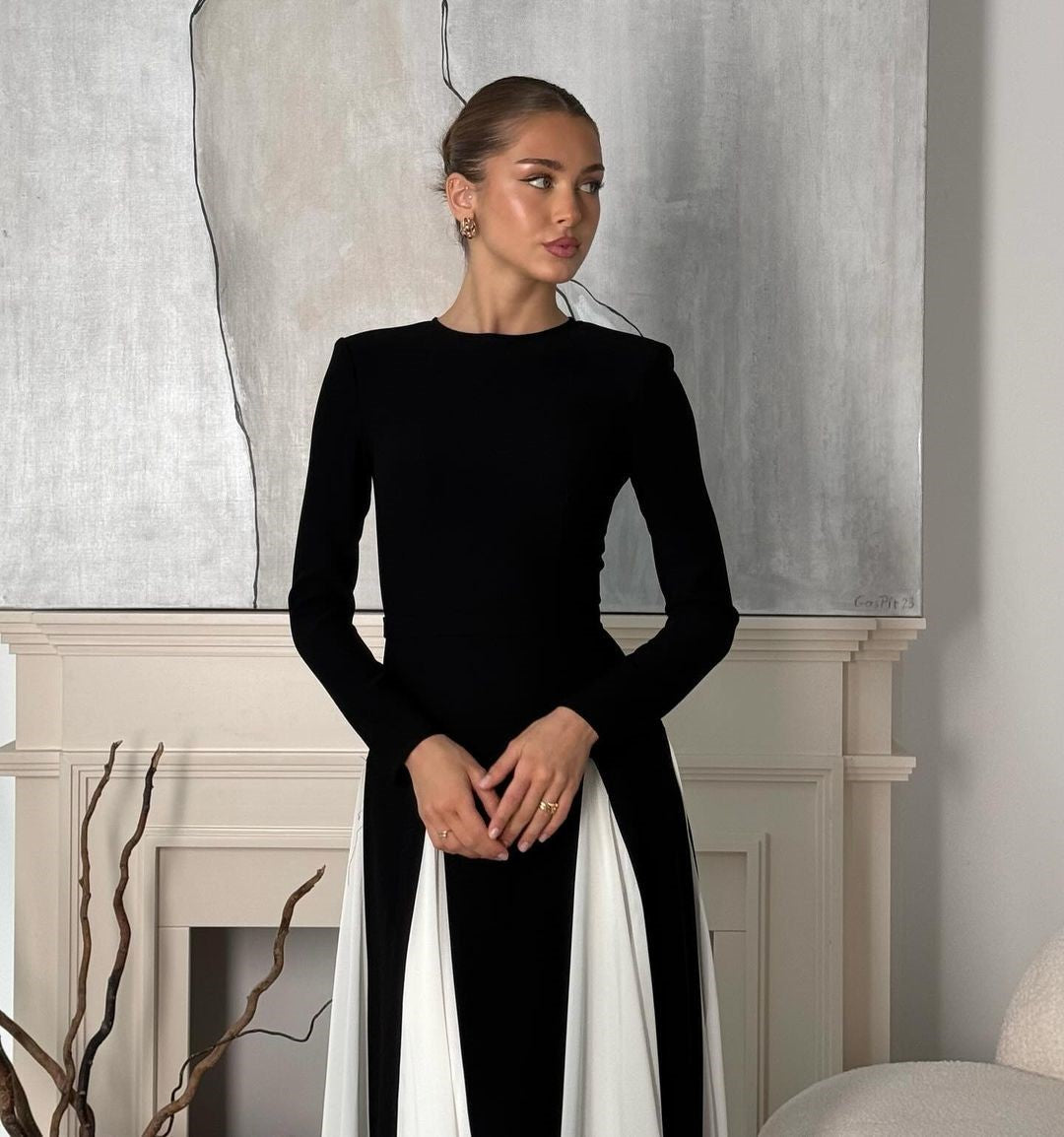 Paisley | Sleek spliced two-toned crewneck slim-fit maxi dress