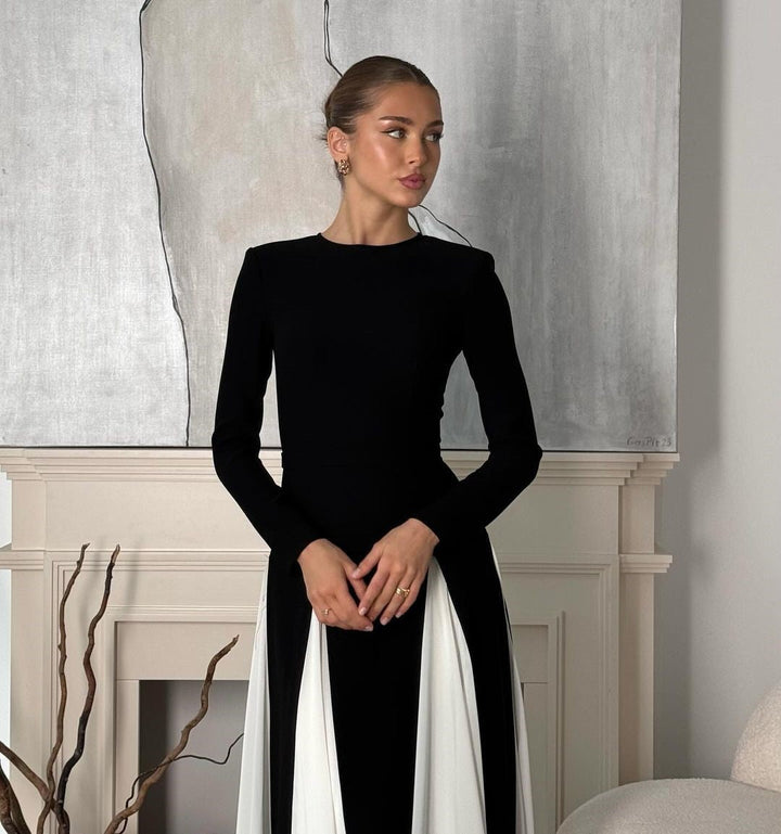 Paisley | Sleek spliced two-toned crewneck slim-fit maxi dress