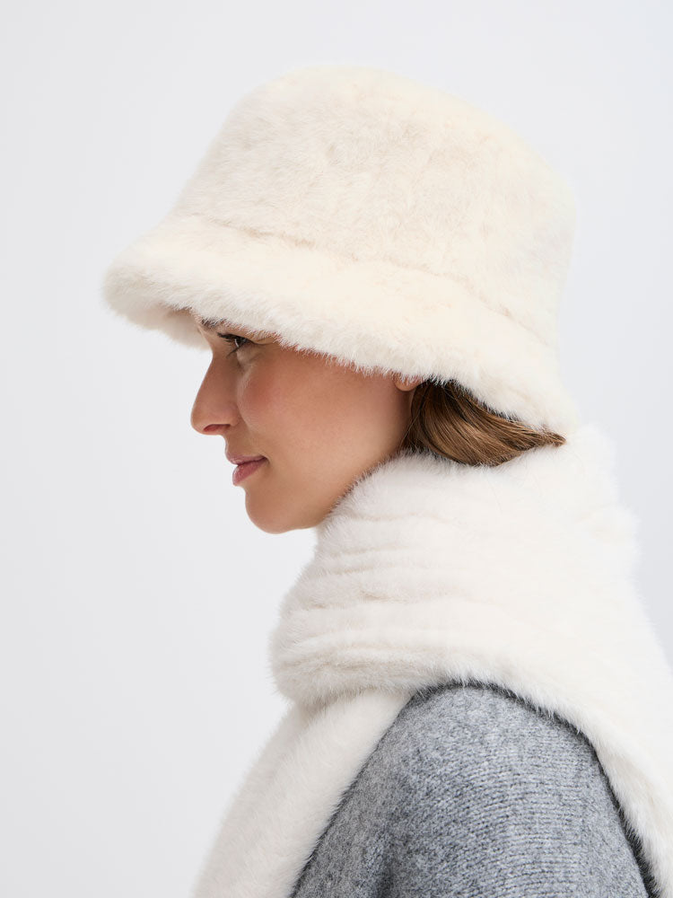 Astrid | Women’s faux fur fluffy bucket hat