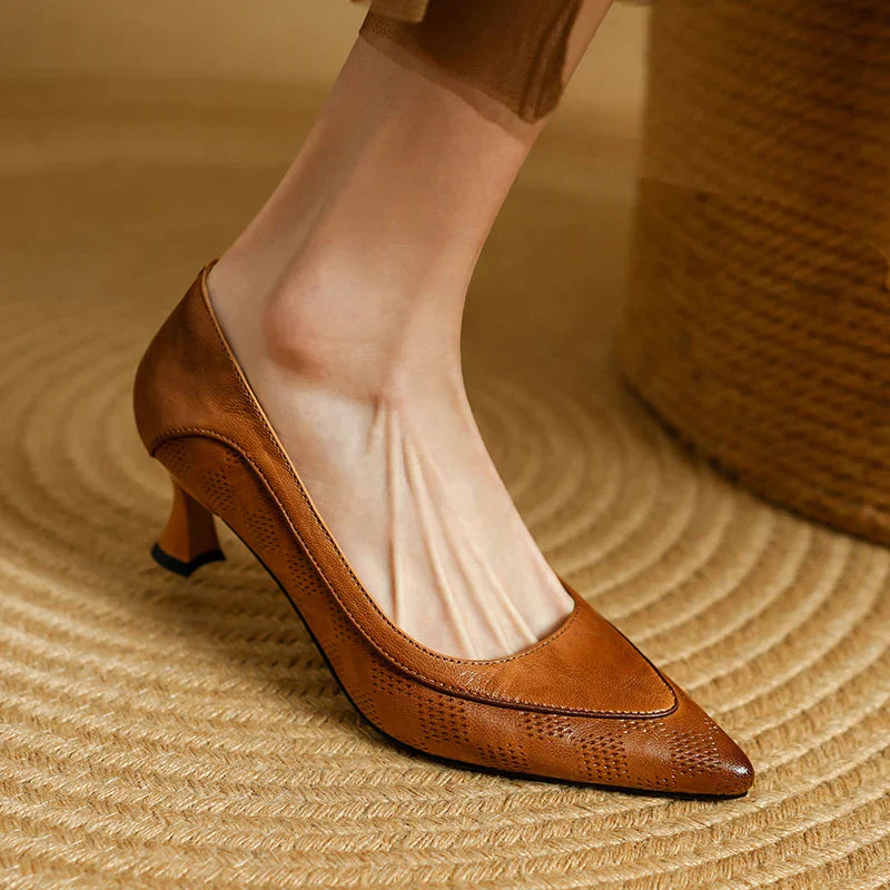 Ramona | Women’s mid heel pumps with pointed toe