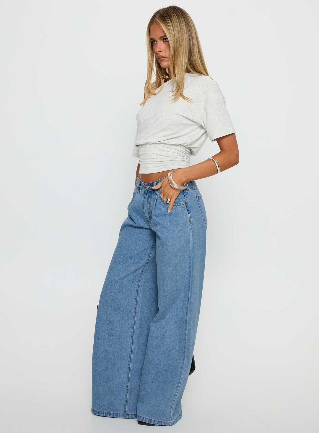 Arleen | Women’s wide-leg pleated denim jeans with belt looped waist