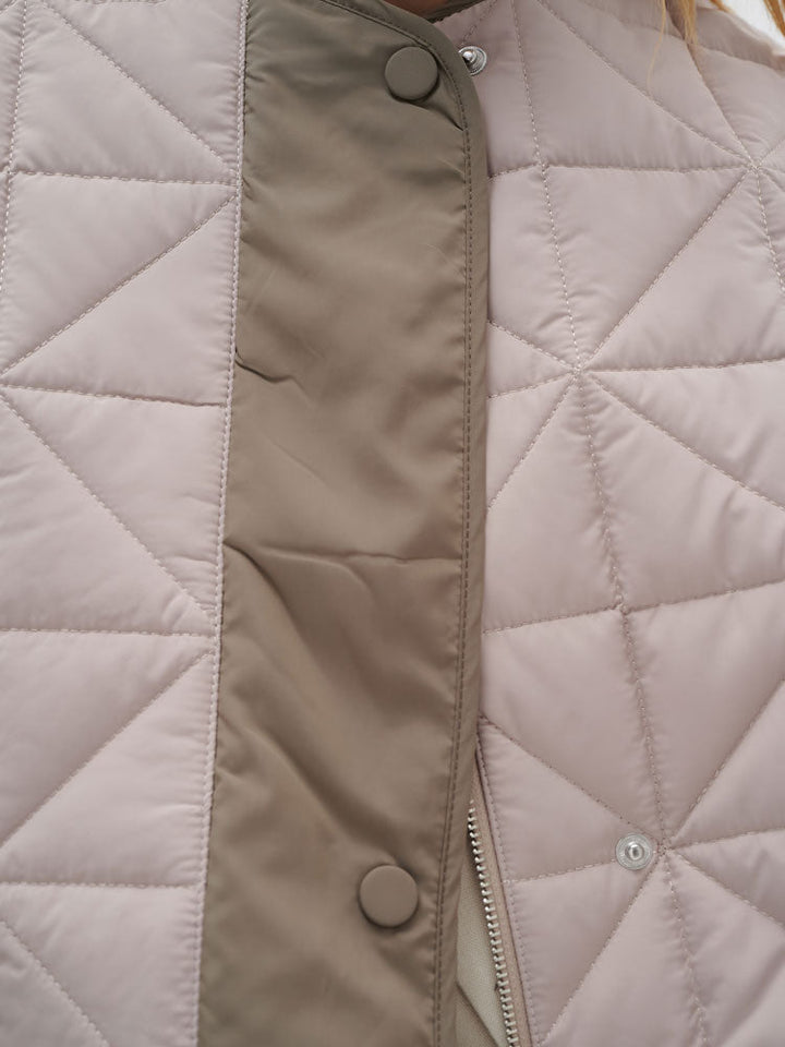 Peyton | Women’s minimalist quilted jacket with side slit details