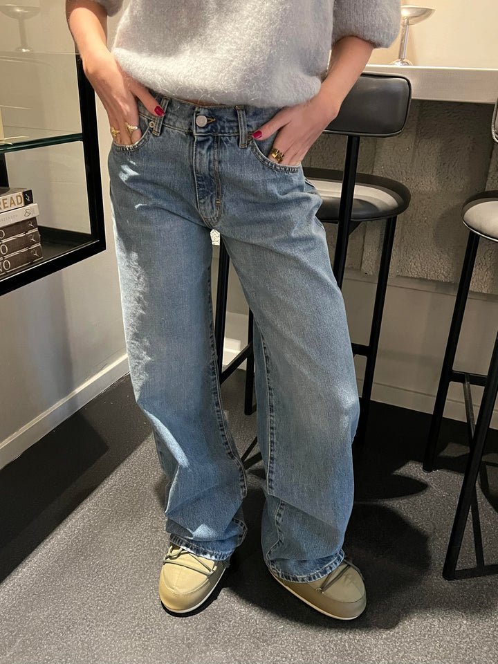 Vanna | Women’s straight-leg denim jeans