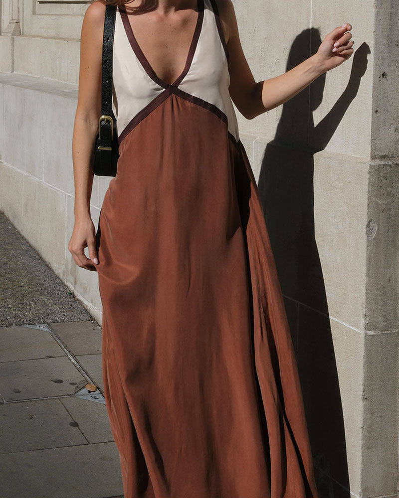 Lara | Chic v-neck color dress