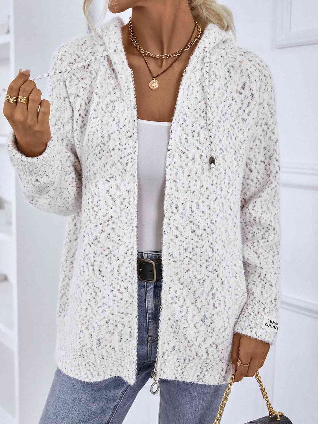 Pia | Women’s zip-up hoodie with drawstring hood and versatile styling