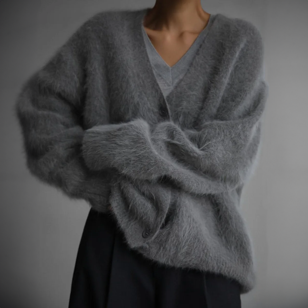 Donna | Women’s knit cardigan with modern versatile design