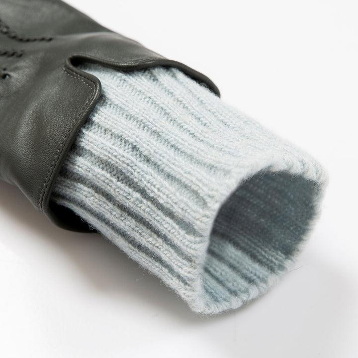 Hazel  | Women’s winter gloves with knit cuffs and stitched detail