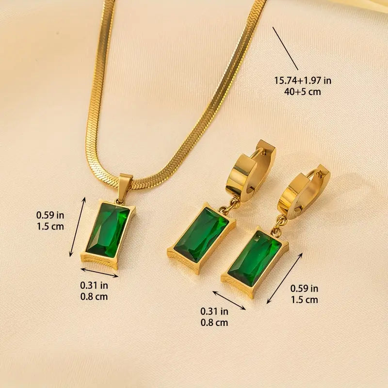 Lucille | Women’s jewelry set with emerald accents and golden finish