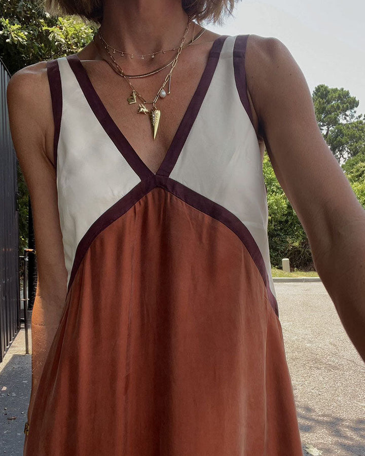 Lara | Chic v-neck color dress