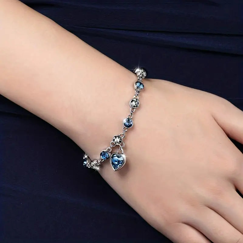 Heart | Women’s bracelet with ocean-blue stones and heart charm