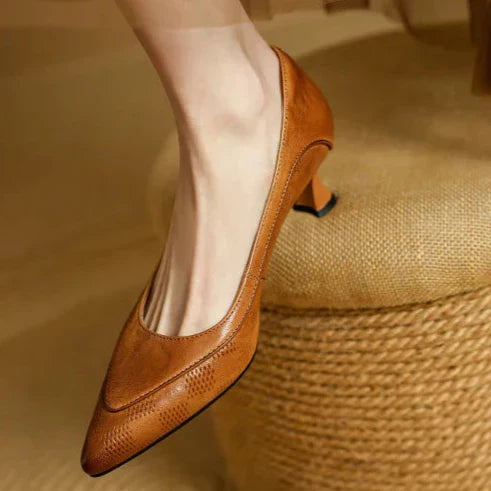 Ramona | Women’s mid heel pumps with pointed toe