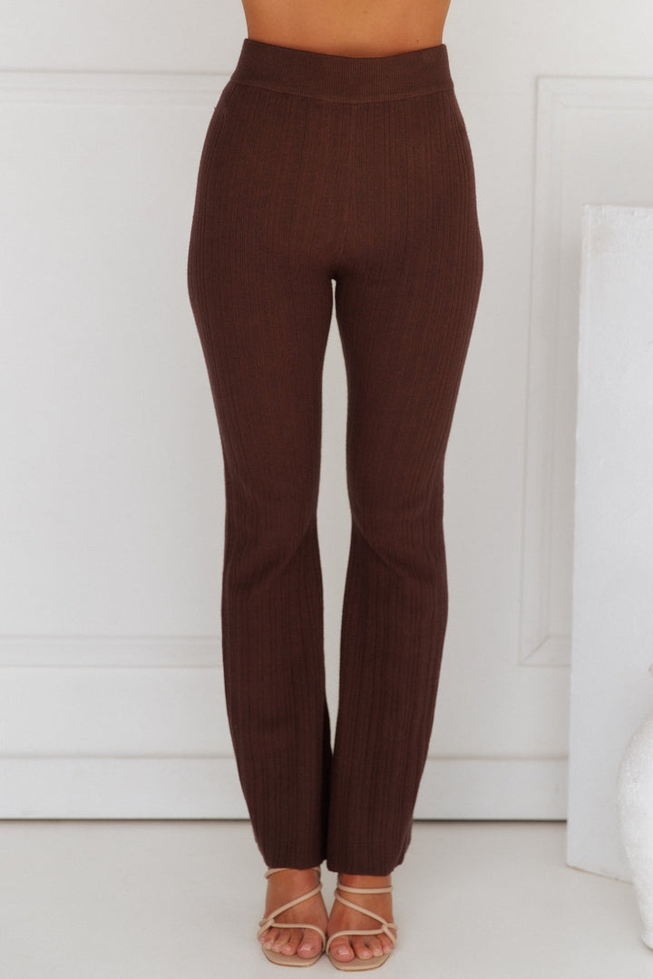 Dess | Women’s ribbed knit sleeveless top and flared pants set