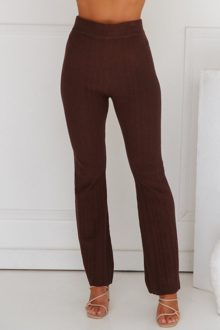 Dess | Women’s ribbed knit sleeveless top and flared pants set