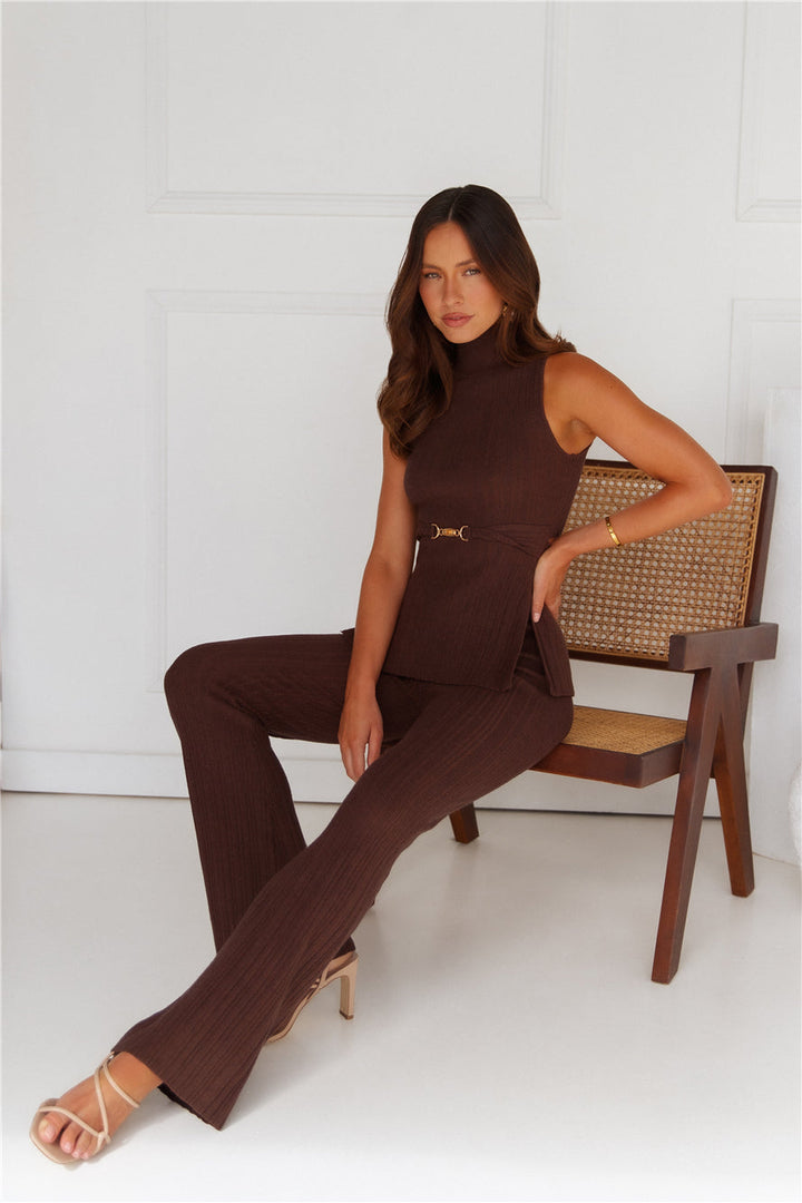 Dess | Women’s ribbed knit sleeveless top and flared pants set