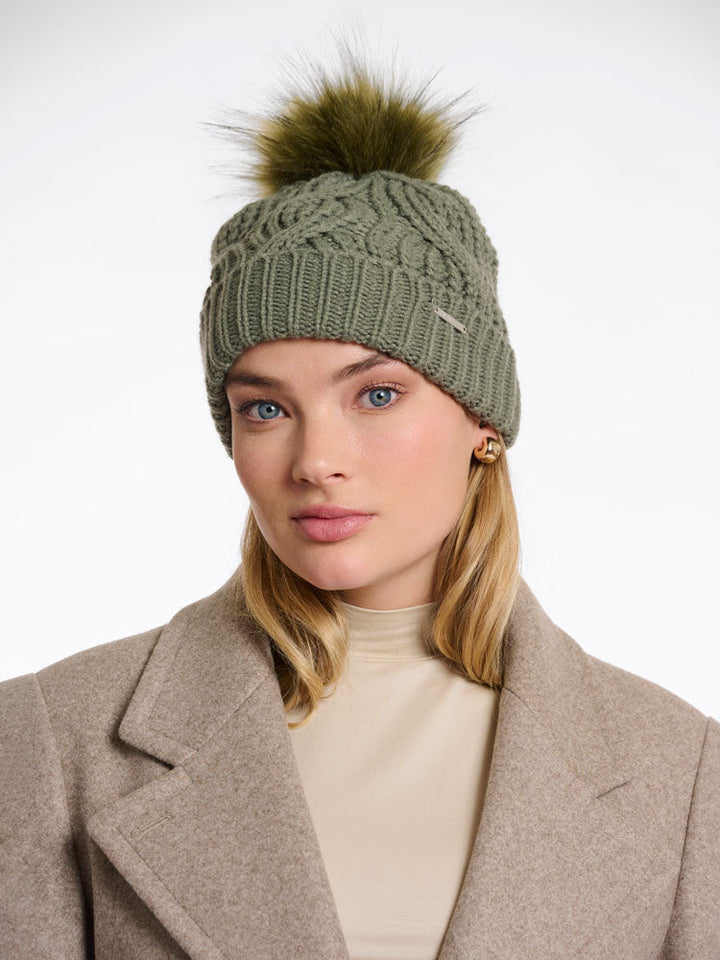 Lila | Women’s cable knit beanie with faux fur pom