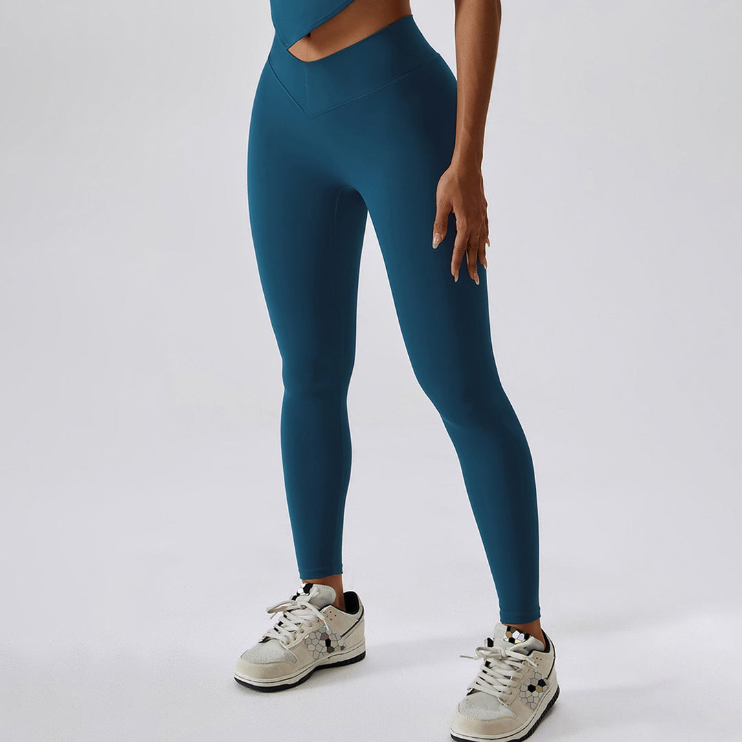 Regin | Women’s leggings with v-waist and back pocket detail