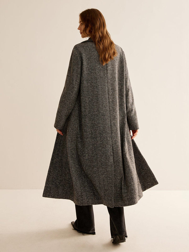 Sophie | Women’s versatile long trench coat with herringbone pattern and wide lapels