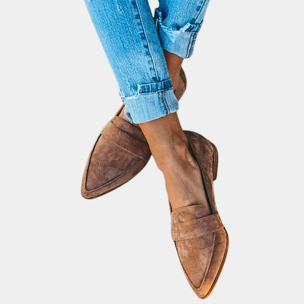Women’s loafers with round toe and stitched edge