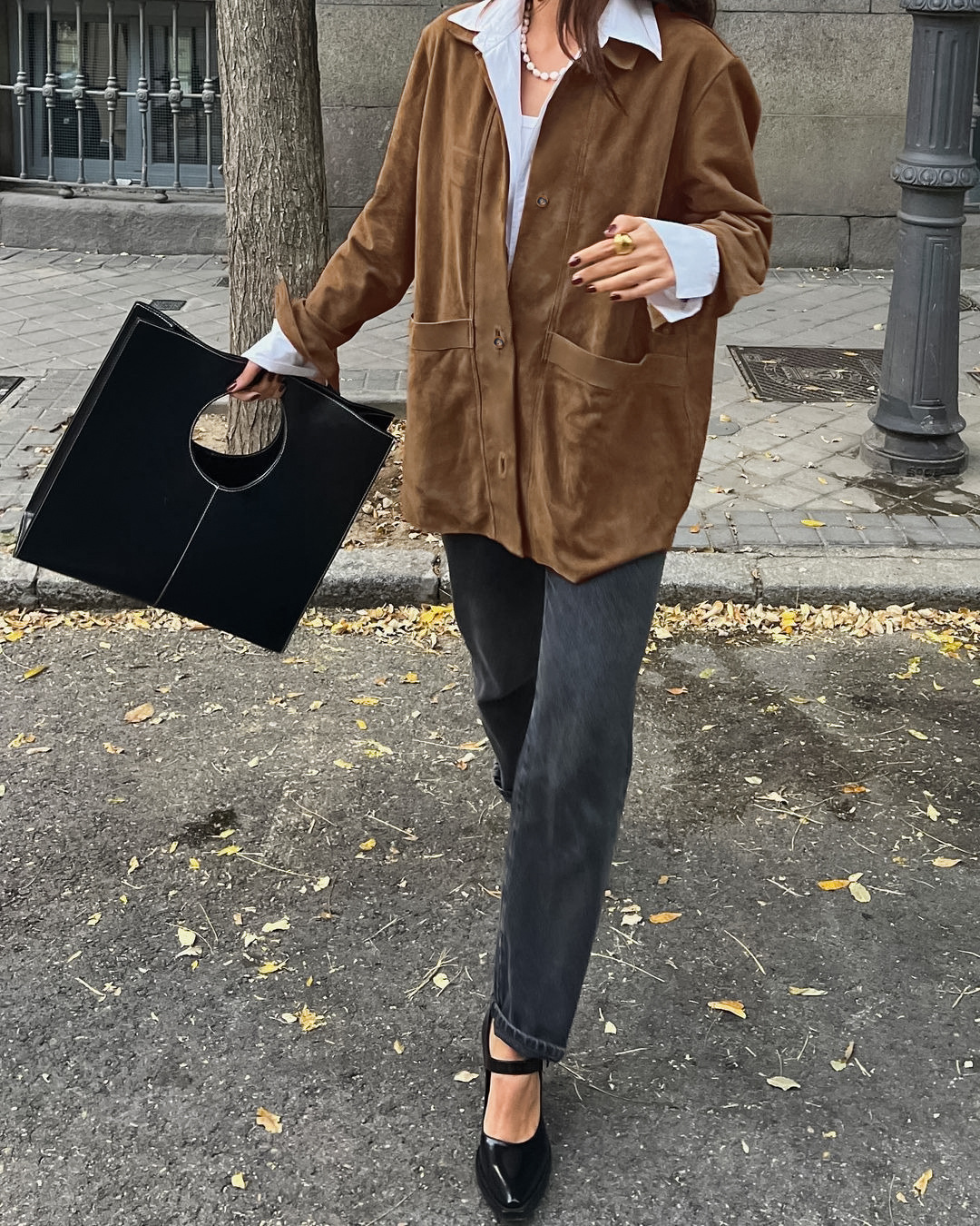 Thea | Women’s oversized coat with classic collar and relaxed silhouette
