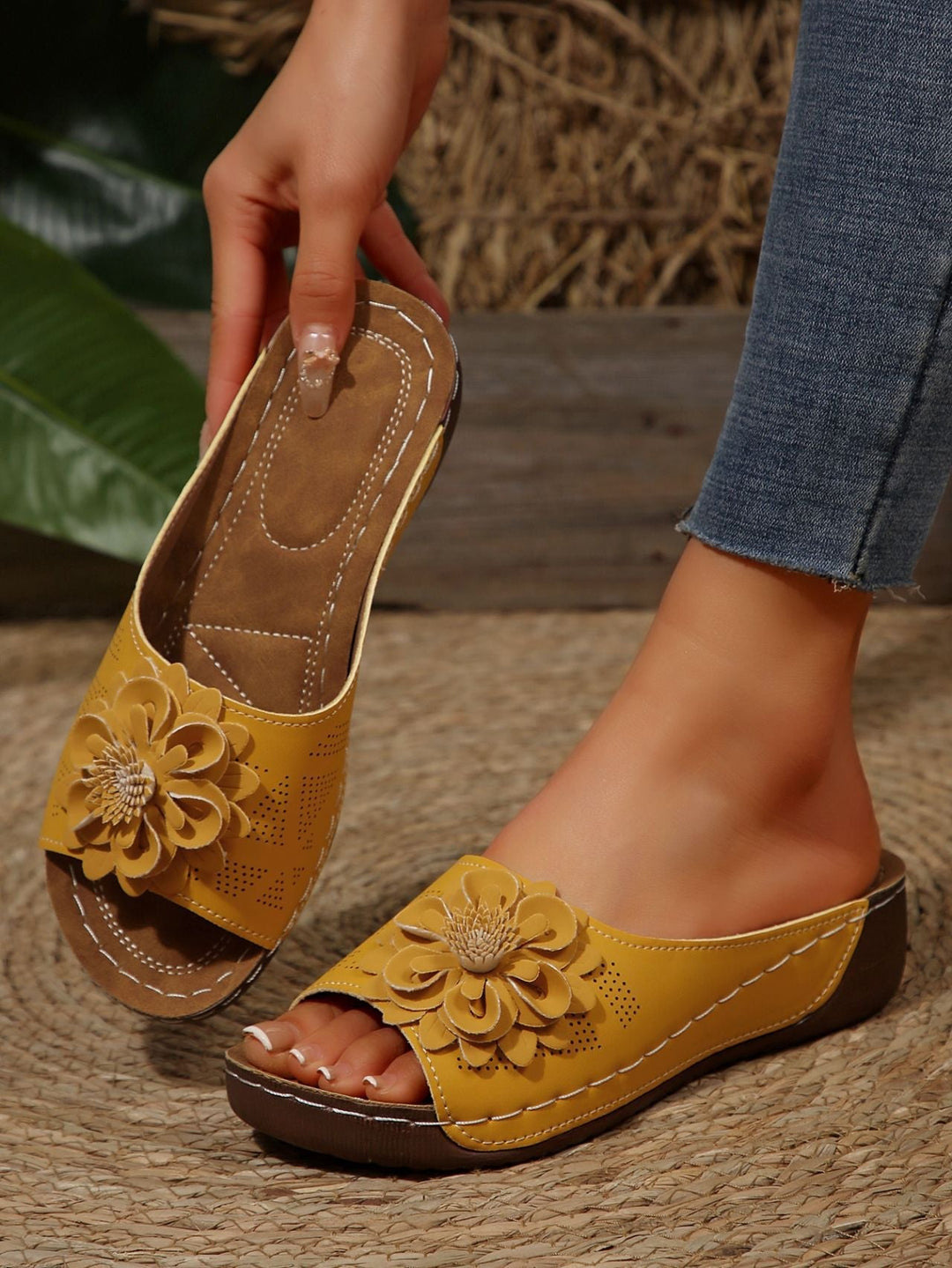Ave | Flower wedge sandals