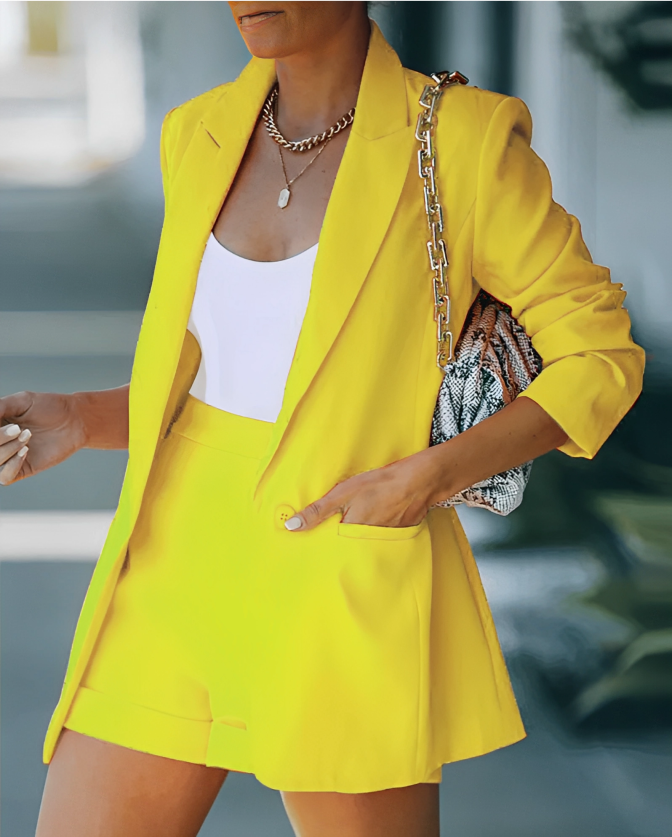 Veronica | Women’s blazer and shorts set with tailored cut and modern styling