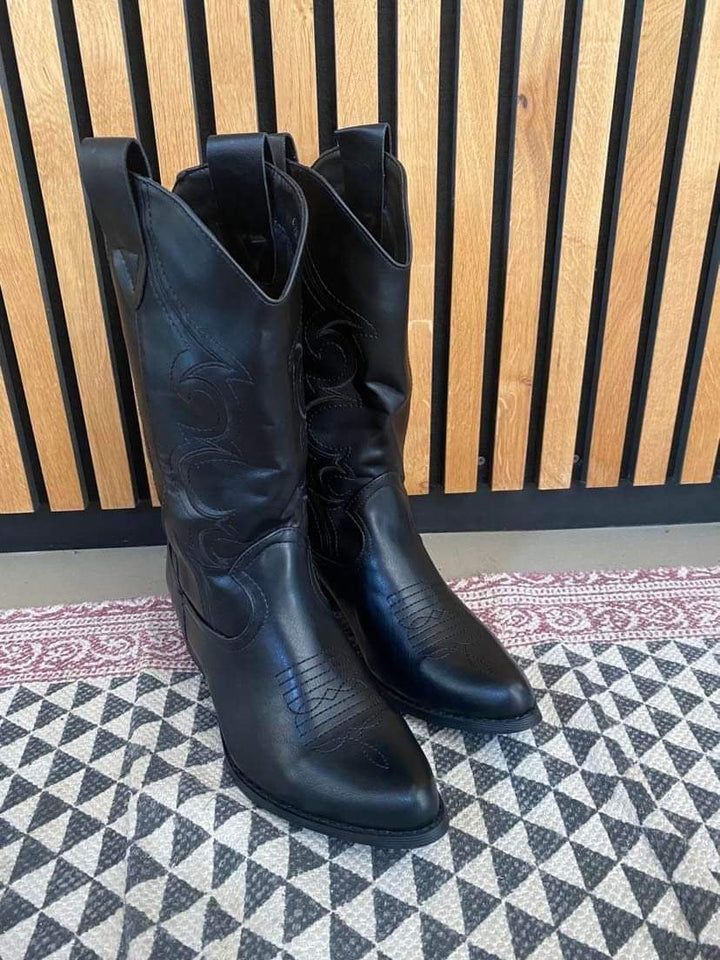 Athena | Women’s cowboy boots with stitching detail and mid-shin fit