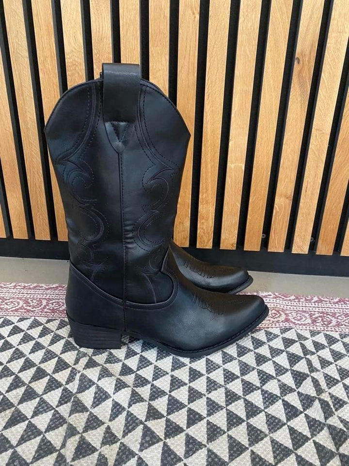 Athena | Women’s cowboy boots with stitching detail and mid-shin fit