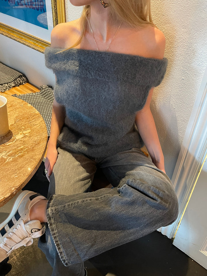 Esme | Women’s knit blouse with off-shoulder design