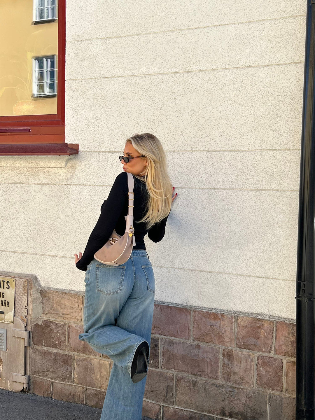 Vanna | Women’s straight-leg denim jeans