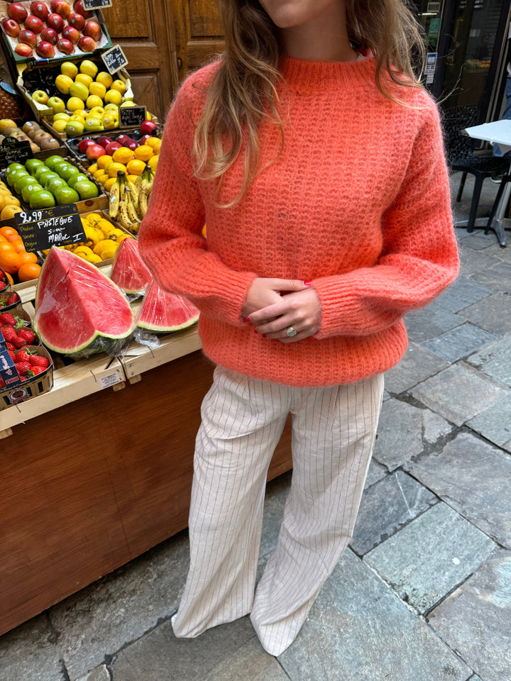 Iris | Women’s knit sweater with oversized round neck design