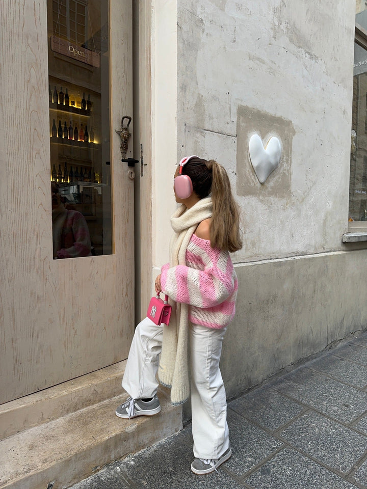 Evelyn | Women’s knit sweater with oversized round neck design