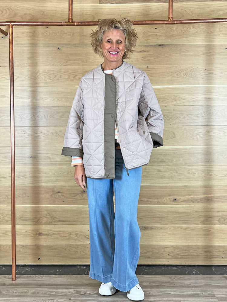 Peyton | Women’s minimalist quilted jacket with side slit details