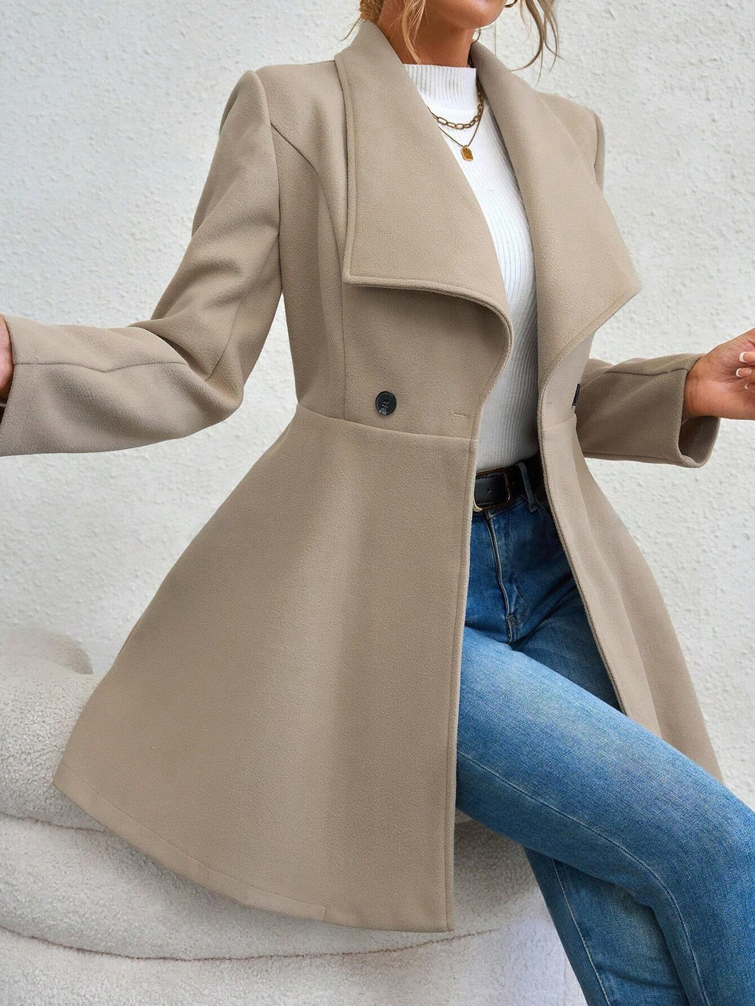 Emma | Women’s long slim-fit coat with notch lapel and button closure