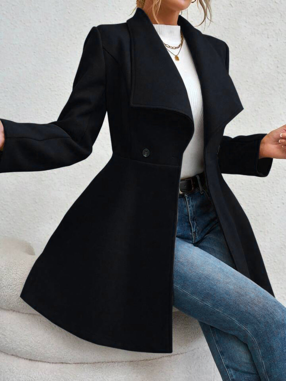Emma | Women’s long slim-fit coat with notch lapel and button closure