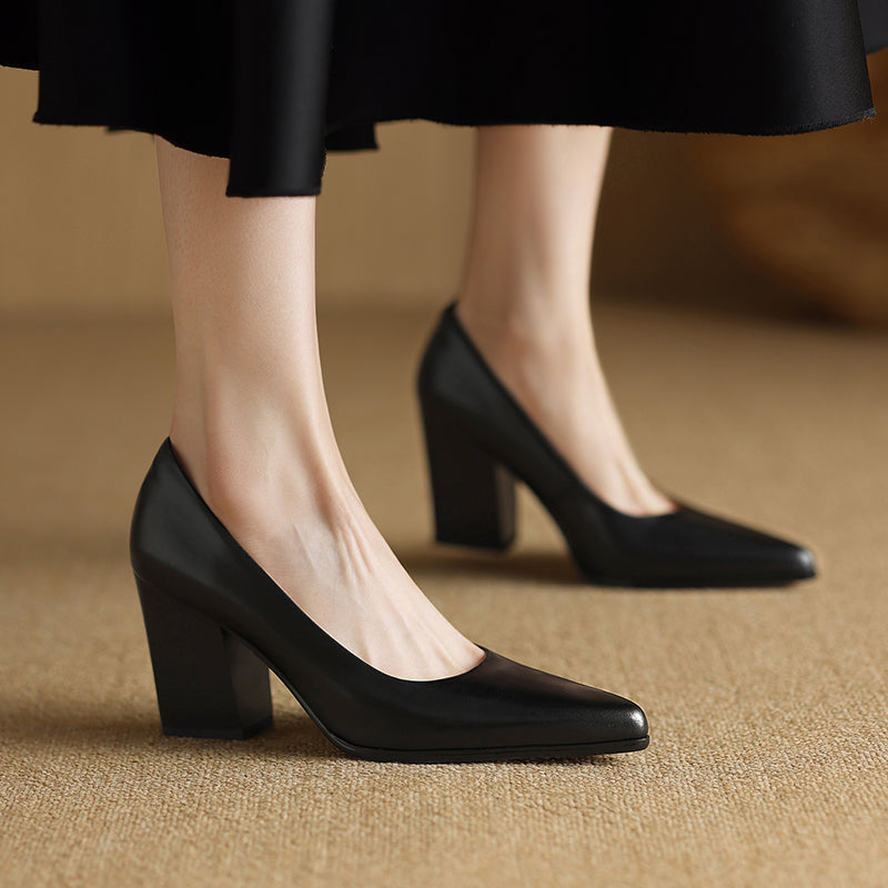 Veronica | Women’s pumps with pointed toe and block heel