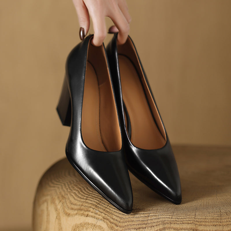 Veronica | Women’s pumps with pointed toe and block heel