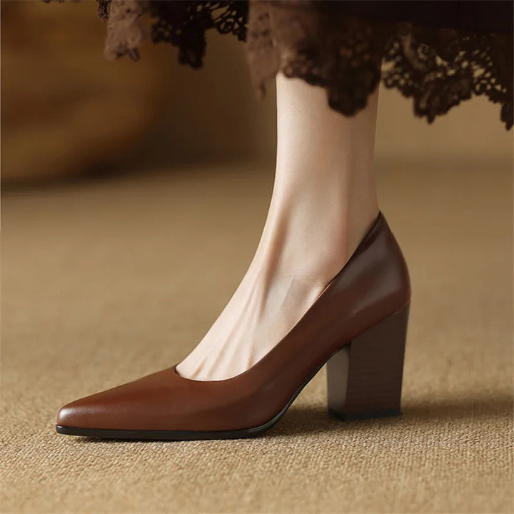 Veronica | Women’s pumps with pointed toe and block heel
