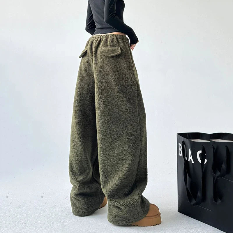 Mina | Women’s relaxed sweatpants with drawstring waist