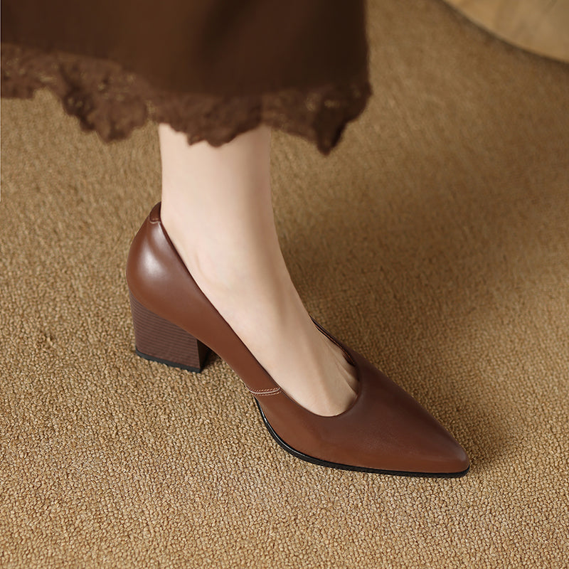 Veronica | Women’s pumps with pointed toe and block heel