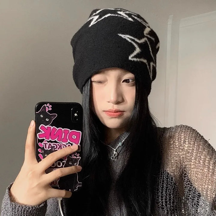 Sai | Women’s beanie hat with bold star pattern