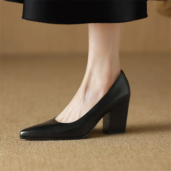 Veronica | Women’s pumps with pointed toe and block heel
