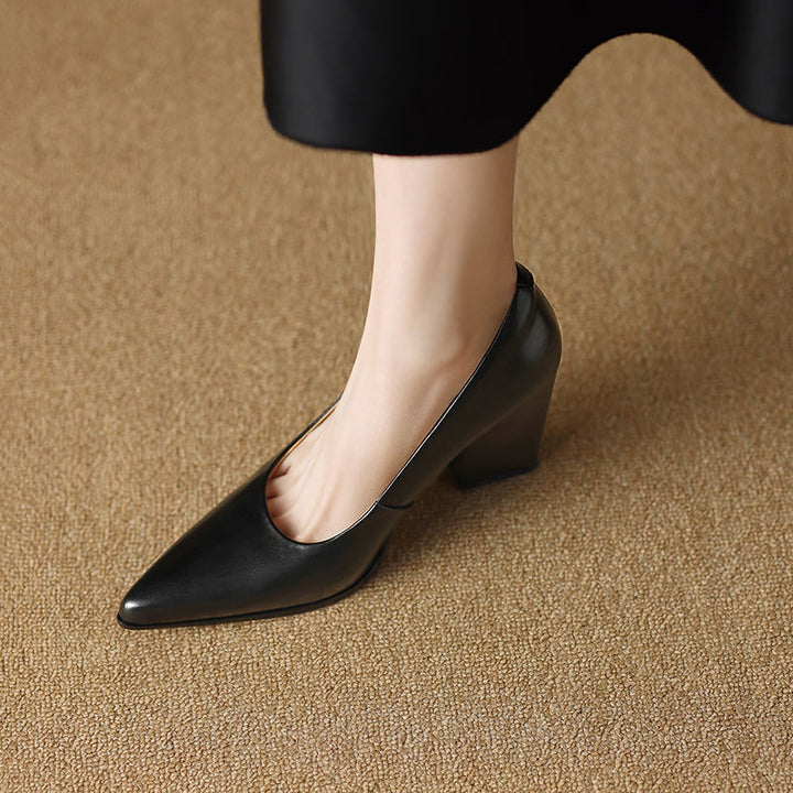 Veronica | Women’s pumps with pointed toe and block heel