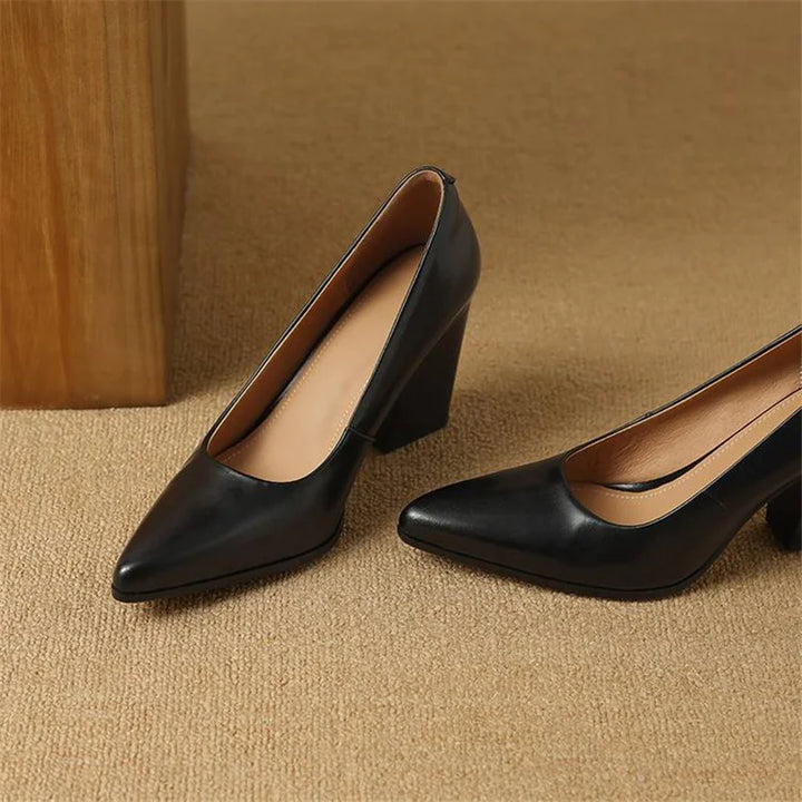 Veronica | Women’s pumps with pointed toe and block heel